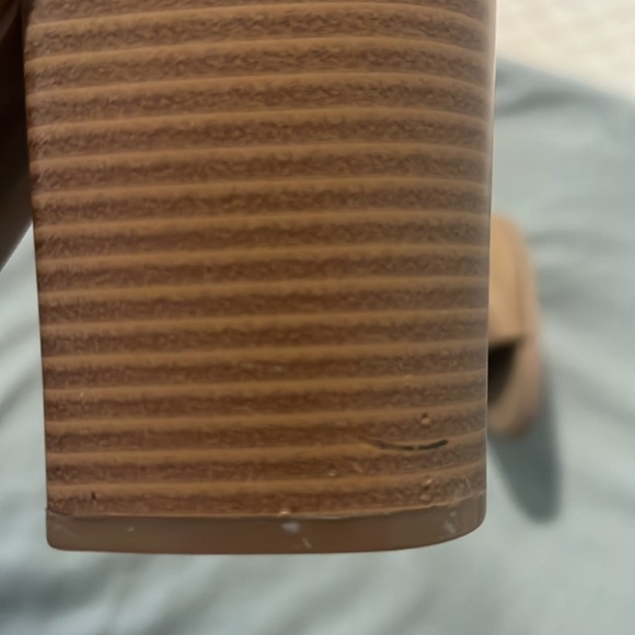 DOLCE Vita Heels - Picture 4 of 4